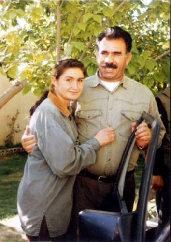 ÖCALAN'IN TECAVÜZ EVİ!! SİZLERİ ÖZGÜRLEŞTİRİYORUM DİYEREK BAKİRE GÜZEL VE GENÇ KADINLARA... O ANLARI BÖYLE VİDEOYA ALMIŞ!! GÖRÜNTÜLER İNTERNETE DÜŞTÜ KALDIRILMADAN BAKIN!