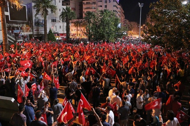 ASTROLOG DARBEYİ BİLMİŞTİ BAKIN ŞİMDİ NE DİYOR!Bİ KEHANETTE DAHA BULUNDU!