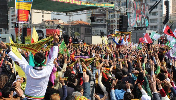 TÜRKİYE KAN AĞLARKEN... SİZDE HİÇ Mİ VİCDAN KALMADI...