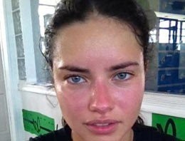 Adriana Lima'nın Makyajsız Hali Herkesi Şoke Etti.. İşte O Görüntüler..