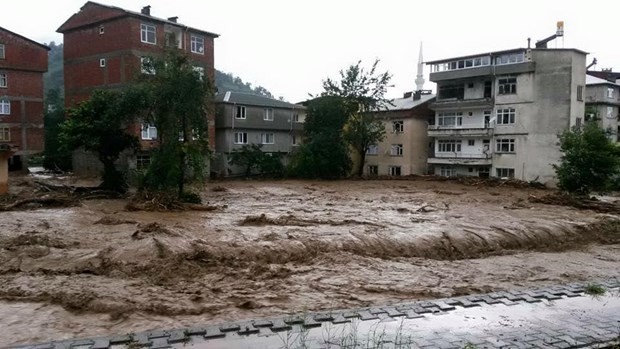 Artvin'de sel faciası: 8 kişi hayatını kaybetti !