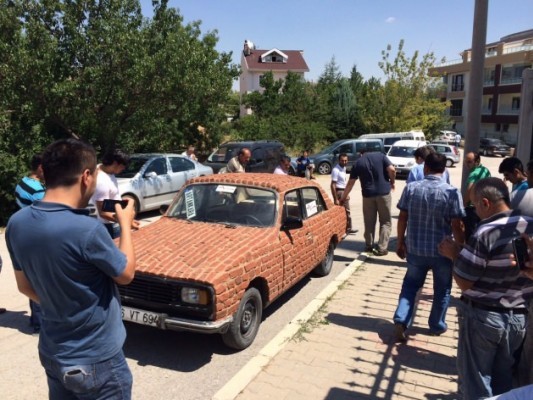 Tuğla Kaplı Anadol Fiyatıyla Dudak Uçuklattı ! İnternette Satışa Çıktı!