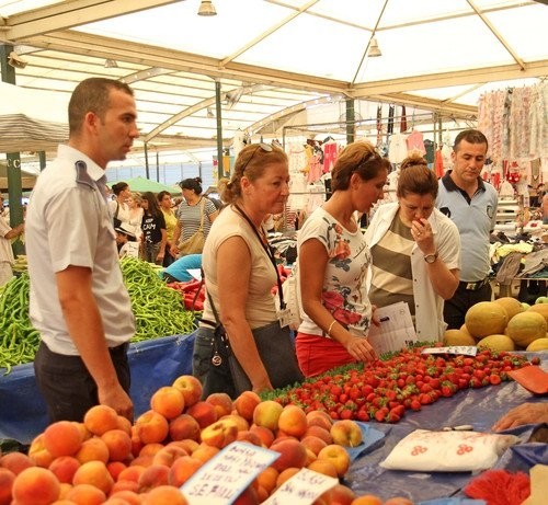 Çileklere Koku Vermek İçin Bakın Ne Yapmışlar!..