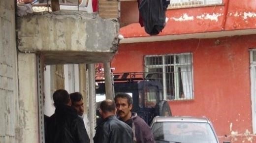 Kendi eşini pompalı tüfeğiyle rehin aldı ! Yanlışlıkla olan oldu ve kaçarken...