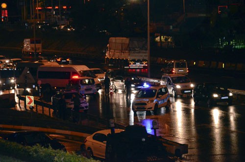 İSTANBUL'DA BÜYÜK PATLAMA! ÇOK SAYIDA YARALI VAR..! HEMEN ORADAN UZAKLAŞIN..!