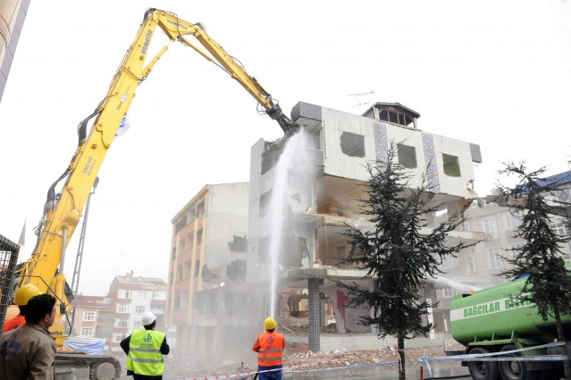 O BÖLGEDE EVİ OLAN YAŞADI! HER GÜN 50 TANE...