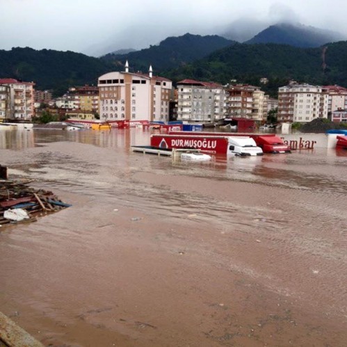 Artvin'de sel faciası: 8 kişi hayatını kaybetti !