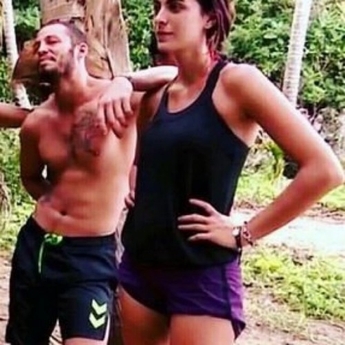 Survivor'da yılın aşk bombası