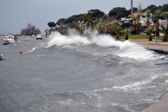 METEOROLOJİ’DEN ACİL UYARI! YARINDAN İTİBAREN. BU İLLERE KAR VE YAĞMUR GELİYOR DİKKAT..!