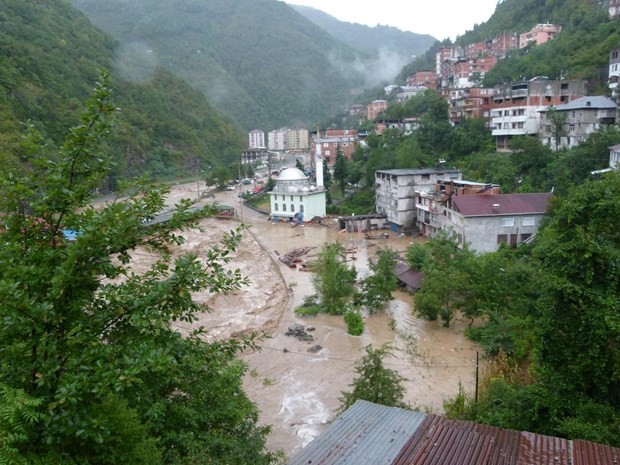 Artvin'de sel faciası: 8 kişi hayatını kaybetti !