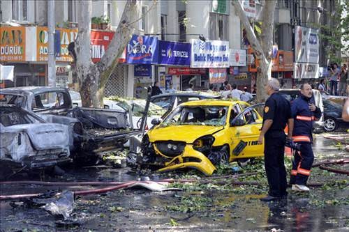 Ankara'da çok şiddetli patlama! Her yerden ambulans sesleri geliyor...