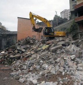 O BÖLGEDE EVİ OLAN YAŞADI! HER GÜN 50 TANE...