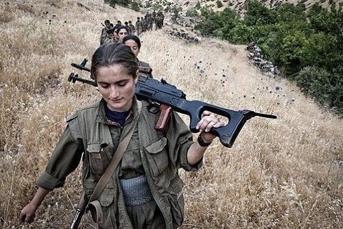 YATACAK YERİ YOK! PKK'LI KADINLA İLİŞKİYE GİREBİLMEK İÇİN... KANI BOZUK ÇOBANIN YAPTIĞINA BAKIN!