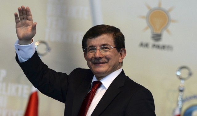 AHMET DAVUTOĞLU İSTİFA ETTİ..! BAKIN YERİNE KİM GELİYOR...