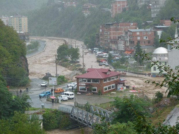 Artvin'de sel faciası: 8 kişi hayatını kaybetti !