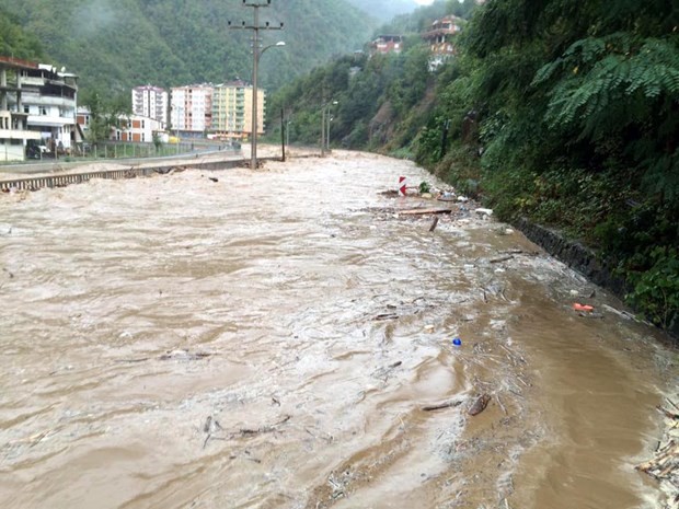 Artvin'de sel faciası: 8 kişi hayatını kaybetti !