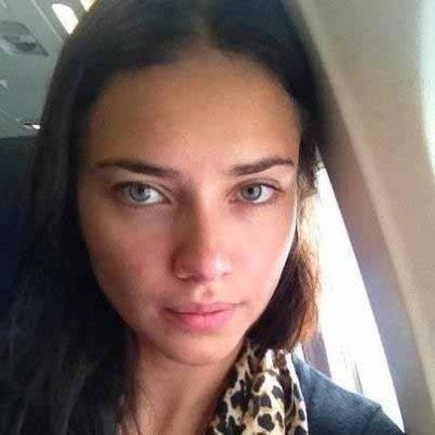 Adriana Lima'nın Makyajsız Hali Herkesi Şoke Etti.. İşte O Görüntüler..