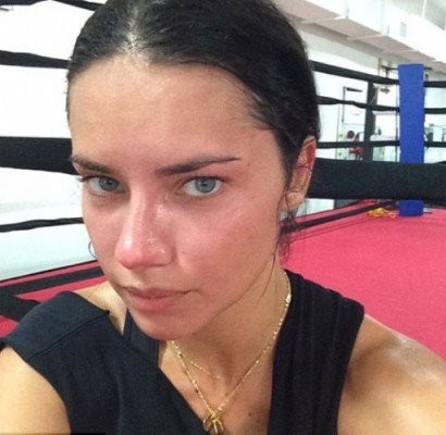 Adriana Lima'nın Makyajsız Hali Herkesi Şoke Etti.. İşte O Görüntüler..