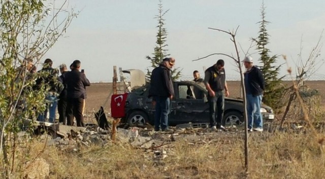 ANKARA'DA 2 CANLI BOMBA KENDİNİ PATLATTI! ÇOK SAYIDA AMBULANS SEVK EDİLDİ! İŞTE OLAY YERİNDEN İLK GÖRÜNTÜLER!