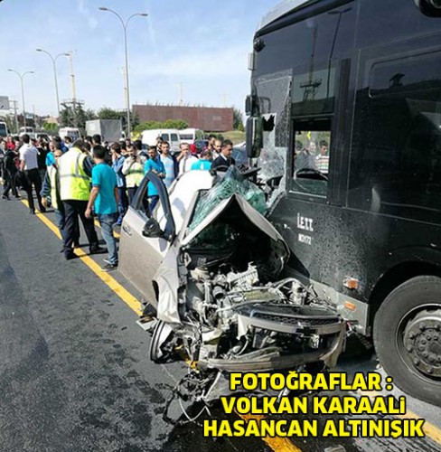 METROBÜSTE FECİ KAZA! İŞTE O ANLAR!! YARALILAR VAR ! AMBULANSLAR SEVK EDİLİYOR!