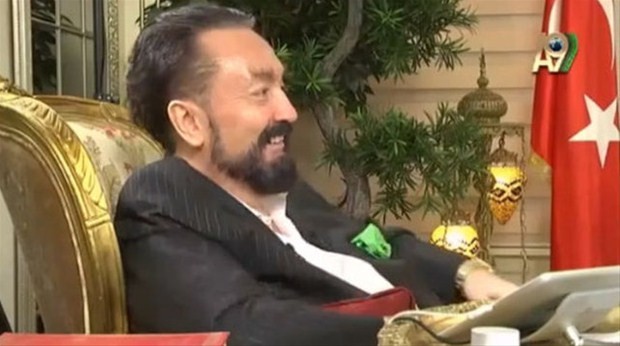 Adnan Oktar'ın kediciklerinin ilk ve son halleri görenleri şaşırtıyor!