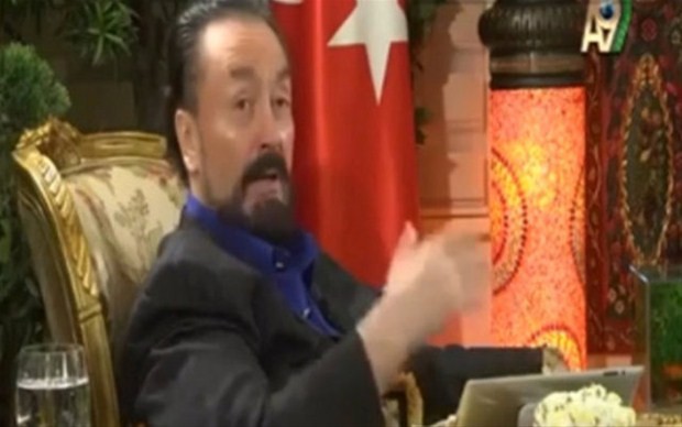 Adnan Oktar'ın kediciklerinin ilk ve son halleri görenleri şaşırtıyor!