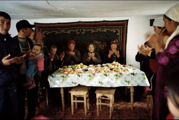 Yok böyle bir gelenek ! kim kaçırırsa kocası o ...