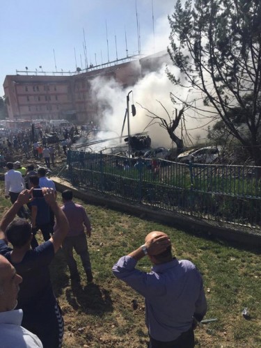 ELAZIĞ'DA PATLAMA OLDU ÇOK SAYIDA ÖLÜ VE YARALILAR VAR!!