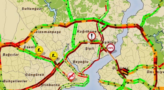 Metrobüs duraklarında şüpheli araç yoğunluğu