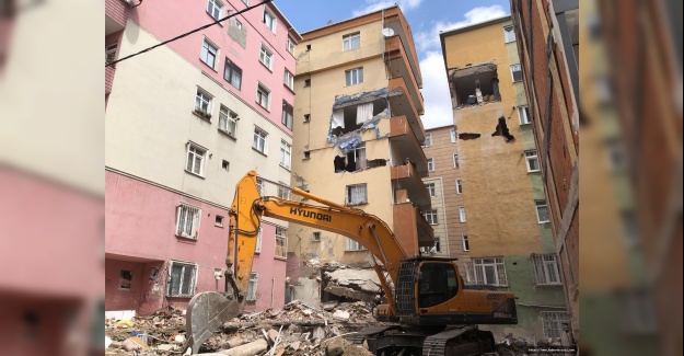 İstanbul Bahçelievler'de Çöken Bina: Kötü Kokular İhmalin Habercisi miydi