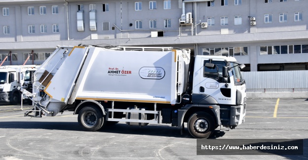 114 yeni çöp kamyonu Esenyurt sokaklarında