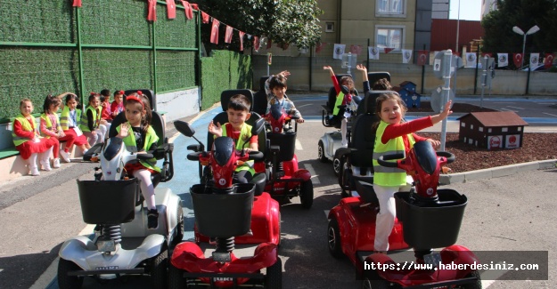 Kartal Belediyesi'nden çocuklara trafik eğitimi