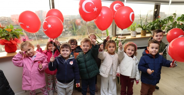 Bayrampaşalı miniklerden Çocuk Hakları günü kutlaması