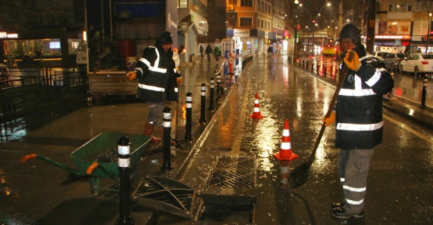 İstanbul’da Etkili Sağanak Yağışa Karşı 7/24 Nöbet