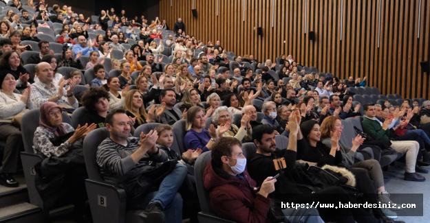 Orkestra performansı ile dikkat çekti