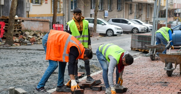 Yol ve Kaldırım Yenileme Çalışmaları Devam Ediyor