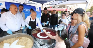 Küçükçekmece'de Muharrem Ayı Coşkusu: Binlerce Kişiye Aşure İkramı