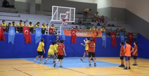 Küçükçekmece'de Yaz Spor Okulları Çocuklar Arasında Büyük İlgi Gördü