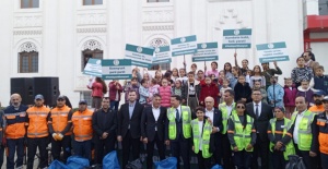 Esenyurt'ta temizlik hareketi başladı